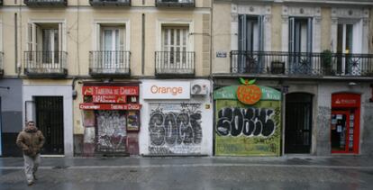 Locales comerciales en la madrileña plaza de Chueca.