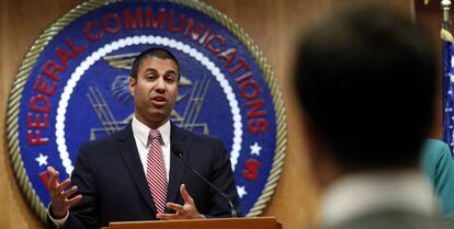 El presidente de la FCC, Ajit Pai.