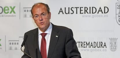 José Antonio Monago, durante la rueda de prensa.