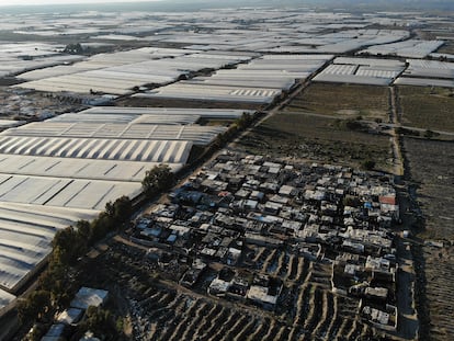 Vista aérea del asentamiento de Atochares en Níjar (Almería).