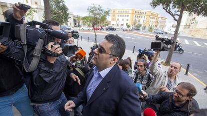 López Luna, a su llegada a la Audiencia Provincial de Cádiz.