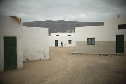 Viviendas en la Caleta del Sebo, situada en la isla de La Graciosa.