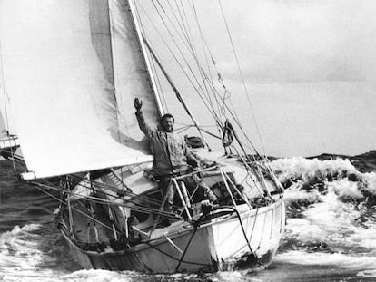Robin Knox-Johnston, a bordo del Suhaili, llega a Falmouth (Inglaterra), el 22 abril de 1969.