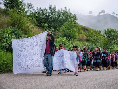 Personas desplazadas exigen al Gobierno poder volver a casa, en Chenalhó (Estado de Chiapas), el pasado 29 de septiembre.