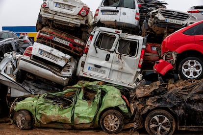 Depósito de coches siniestrados en Sedaví.