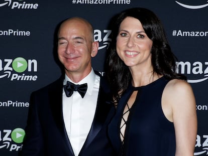 Jeff y MacKenzie Bezos, en una fiesta posterior a los Emmy en 2015.