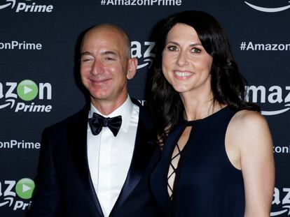 Jeff y MacKenzie Bezos, en una fiesta posterior a los Emmy en 2015.