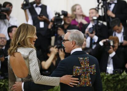 El diseñador Tommy Hilfiger y Dee Ocleppo.