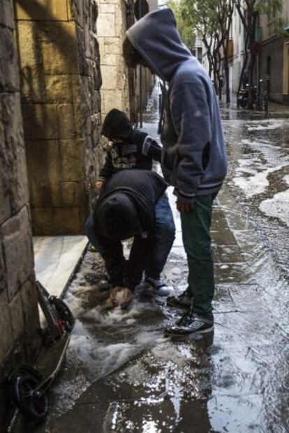 Calamarsa caigua al barri de Gràcia de Barcelona.