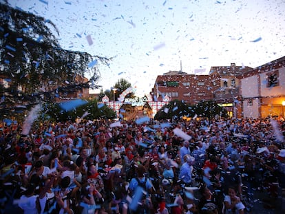 Vecinos de Las Rozas celebran la fiestas patronales del municipios, en una imagen de archivo.