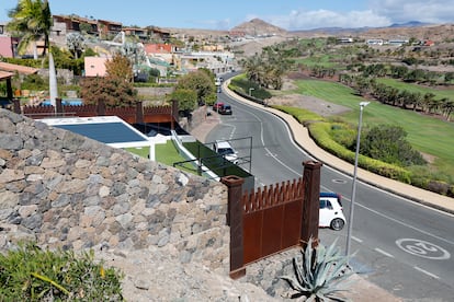 En la imagen, la vivienda donde residen los secuestrados en la urbanización de lujo El Salobre, en el sur de la isla de Gran Canaria.