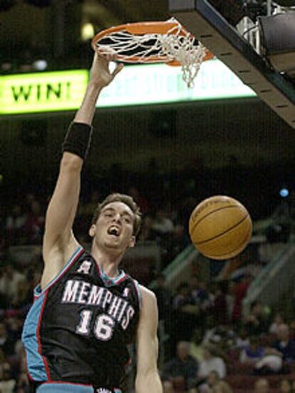 Gasol, en un momento del 'partido de las estrellas' de los novatos.