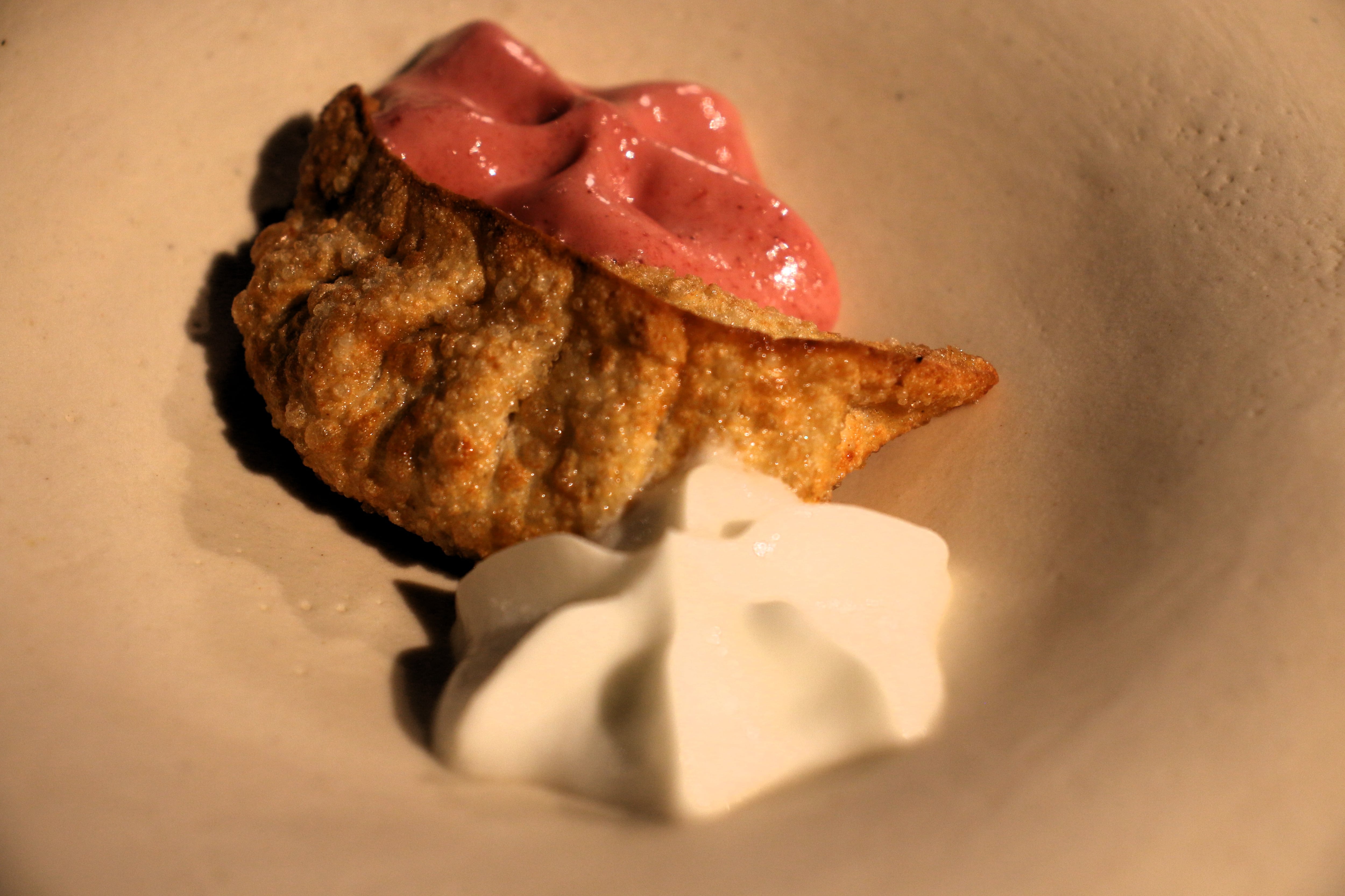 Gyozas de chocolate blanco y fesol. Restaurante Fonda Alcalá. 