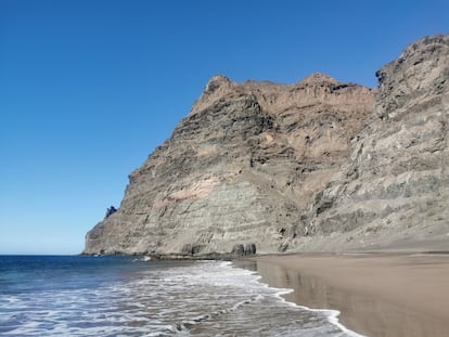 Playa de Guguy, salvaje y perdida en el suroeste de la isla de Gran Canaria. 