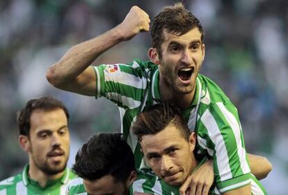 Rubén Castro celebra el 2 a 0