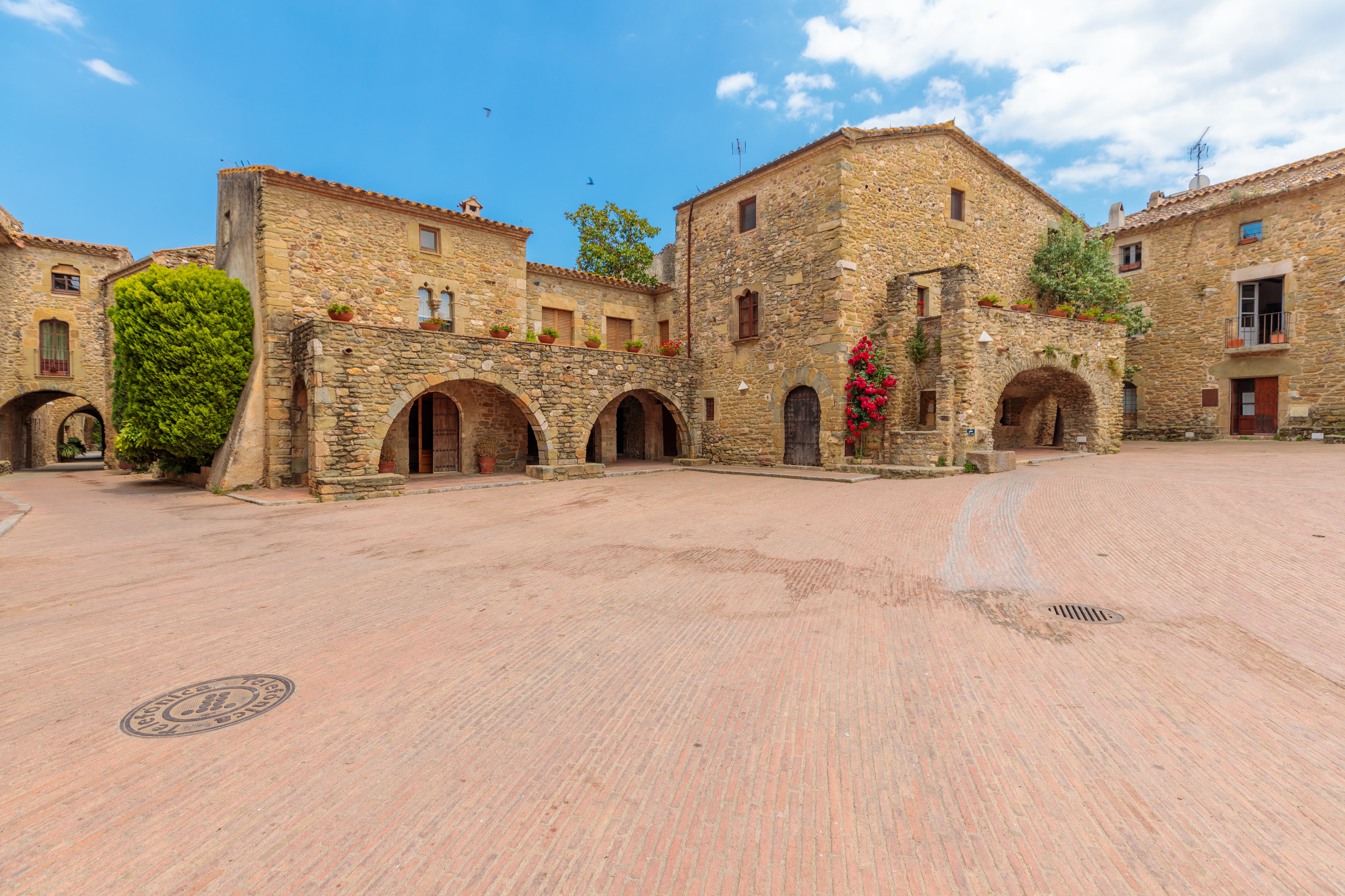 Las tres casas de la semana: la residencia del Capitán América en Los Ángeles se vende por 5,6 millones