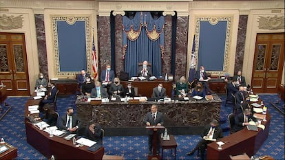 El republicano David Cicilline intervenía ayer en la sesión del segundo 'impeachment' contra Donald Trump celebrada en el Senado, en Washington.