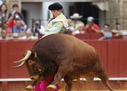 José María Manzanares, ayer durante su faena en La Maestranza.