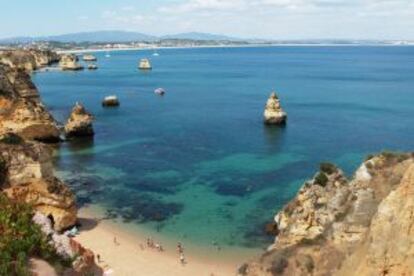 Playa de Camilo, cerca de Lagos, en el Algarve portugués.