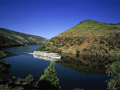 Paisaje de viñedos a orillas del Douro (Duero), al norte de Portugal.