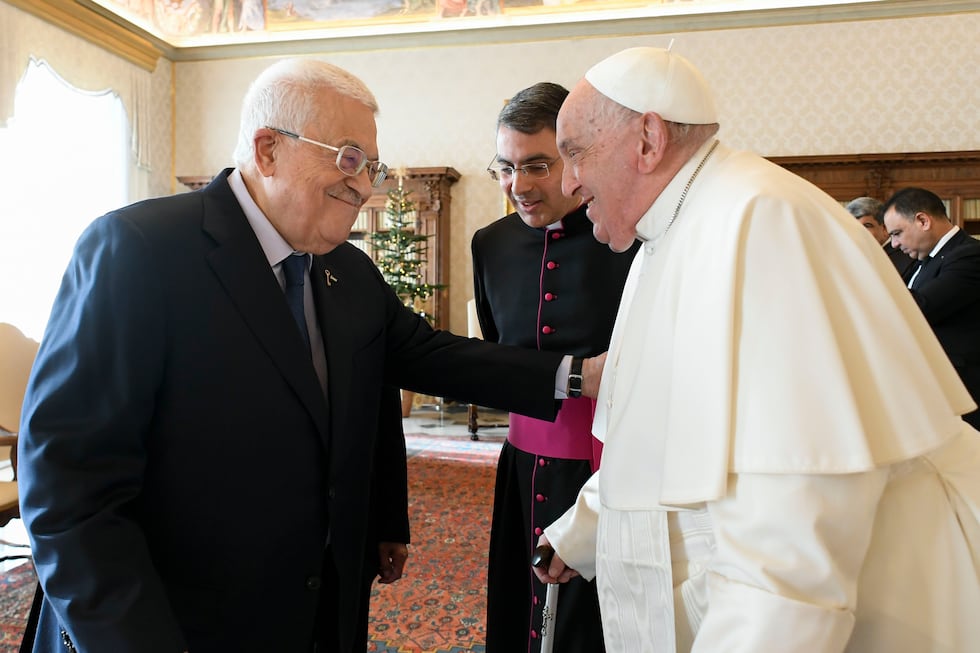 El presidente palestino, Mahmud Abbas, con el Papa Francisco, este jueves en el Vaticano.