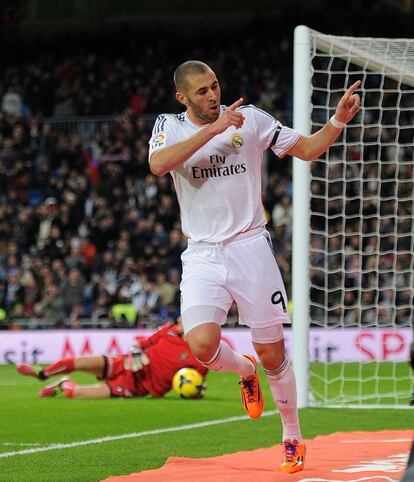 Benzema celebra el segundo gol del partido.