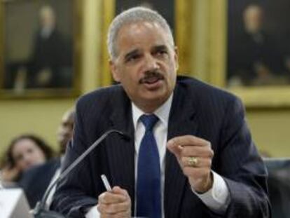 El secretario de Justicia de EE.UU, Eric Holder, defiende su propuesta de presupuesto del 2015 para su Departamento, ante la Comisión de gastos de la Cámara de Representantes en el Capitolio, Washington, Estados Unidos.