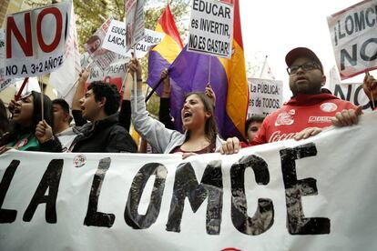 Manifestació per exigir la derogació de la LOMCE i del decret 3.