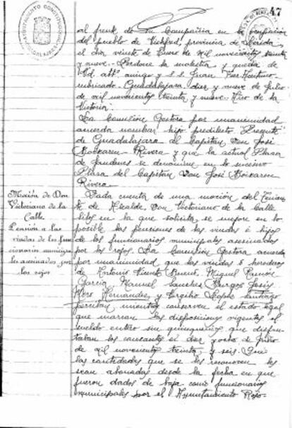 Escrito de 1939 por el que el Ayuntamiento de Guadalajara nombra al capitán hijo predilecto