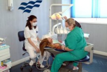Una clínica dental, propiedad del grupo SegurCaixa Adeslas.