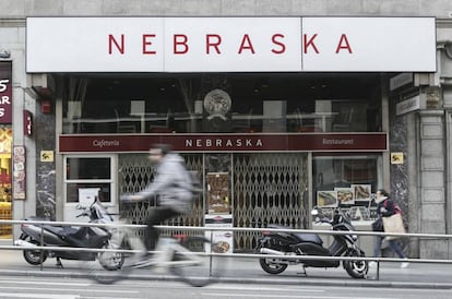 Fachada de la cafetería Nebraska en la Gran Vía, ayer al mediodía.