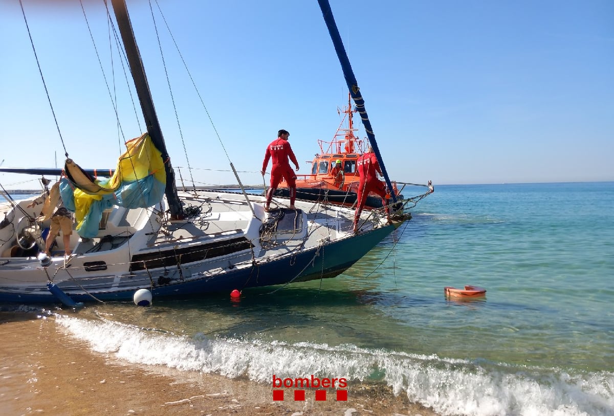 El ‘sintecho’ del mar, tres veces rescatado y una vela pidiendo auxilio