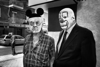 Luis Gordillo (izquierda) y Eduardo Arroyo, fotografiados por Jordi Socías para CA-RO-TA.