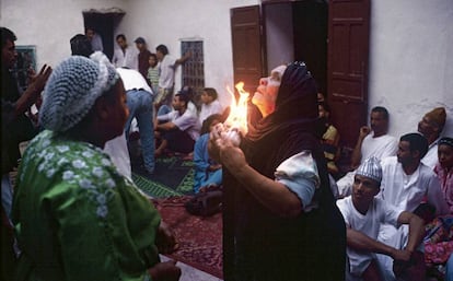 Ritual en torno a la Gnawa en Marruecos, en una imagen sin datar.