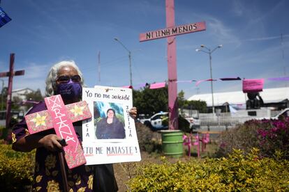 Irinea Buendía se encuentra en una  protesta en el municipio de Nezahualcóyotl, Estado de México.