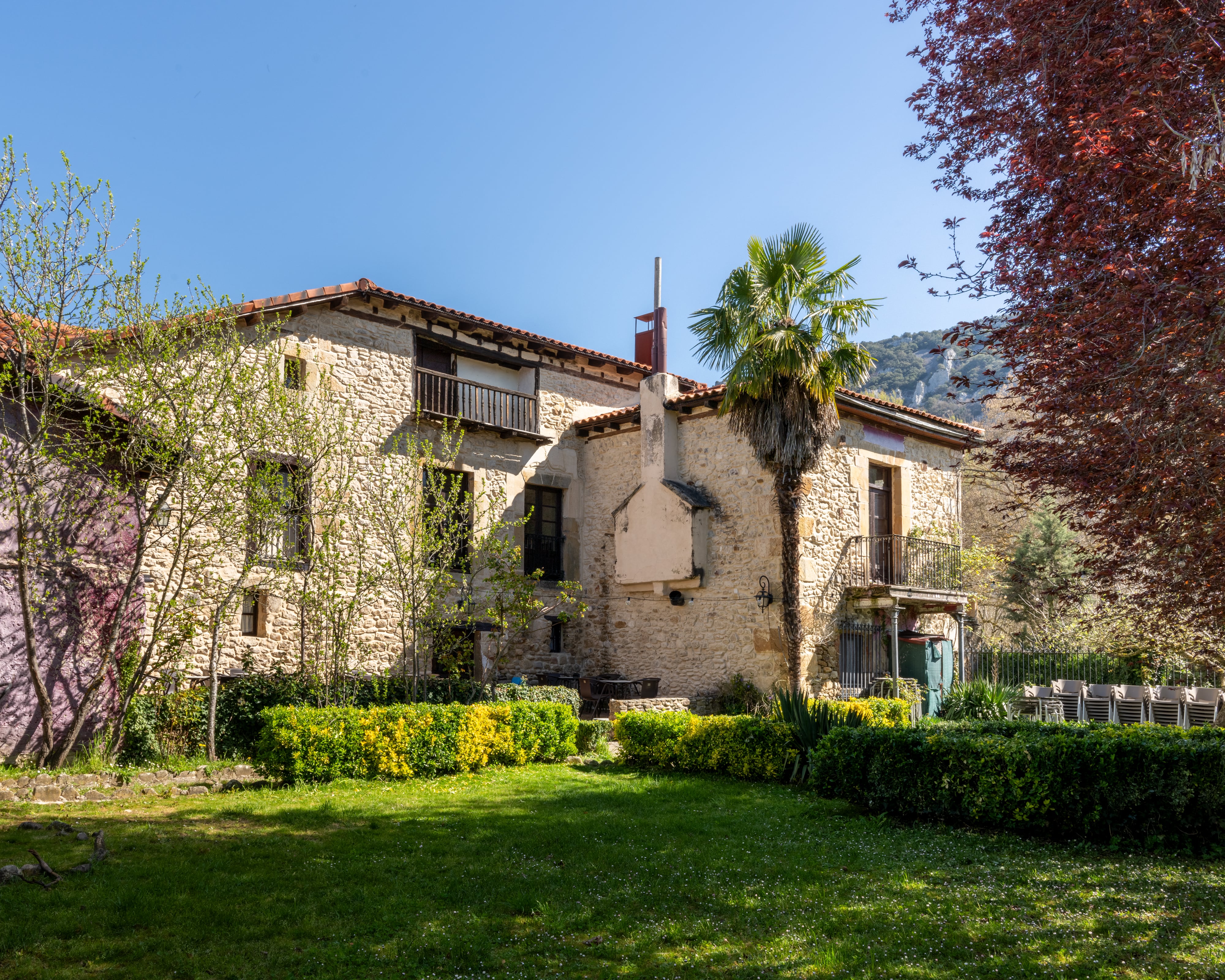 Castillo y palacio en El Ribero (Burgos).