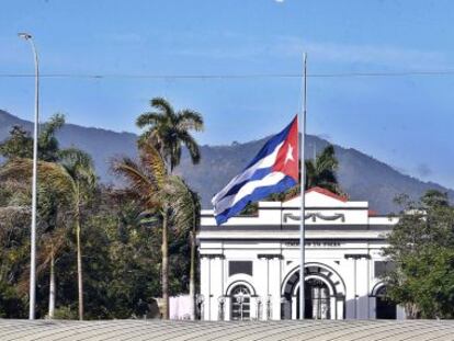 Vista de la entrada del cementerio Santa Ifigenia, en Santiago de Cuba, (Cuba) donde ya descansan desde el domingo 4 de diciembre las cenizas del líder de la revolución cubana Fidel Castro.