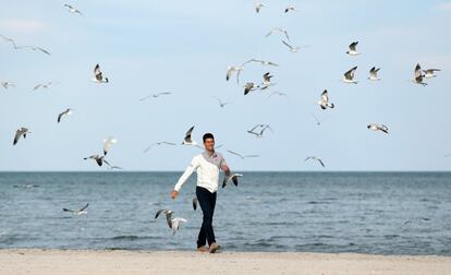 El serbio Novak Djokovic celebra su victoria en el Masters de Miami en Cayo Vizcaino, Florida.