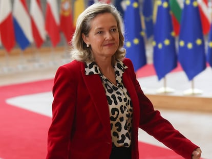 -FOTODELDÍA- Bruselas (Bélgica), 07/12/2023.- La vicepresienta primera y ministra de Economía, Nadia Calviño, llega para la reunión del Eurogrupo de ministros de Finanzas de la Unión Europea. EFE/OLIVIER HOSLET
