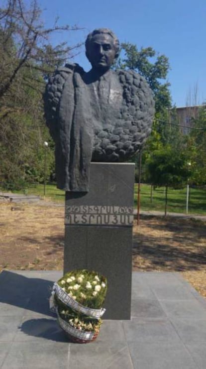 Efigie del campeón del mundo Tigrán Petrosián en un parque de Yereván.
