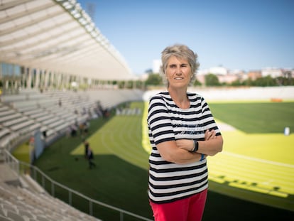 La periodista deportiva Paloma del Río, en el estadio de Vallehermoso de Madrid este lunes.