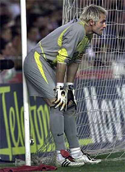 Cañizares  durante un encuentro ante el Barcelona.