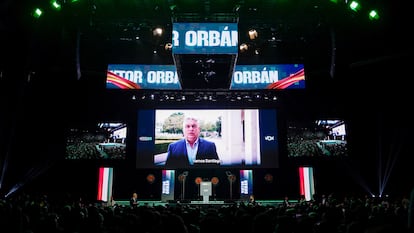 El líder húngaro Viktor Orban habla durante un encuentro de líderes de extrema derecha organizada por Vox , en Madrid, este 19 de mayo.