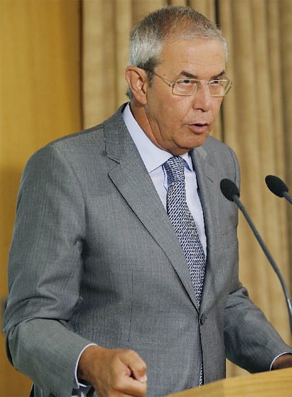 El presidente de la Xunta, Emilio Pérez Touriño, ayer en la residencia oficial de Monte Pío.