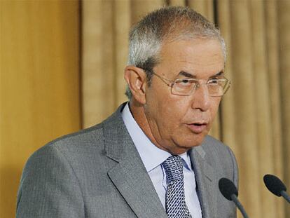 El presidente de la Xunta, Emilio Pérez Touriño, ayer en la residencia oficial de Monte Pío.