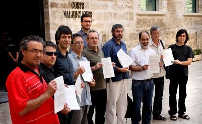Protesta de plataforma Si a RTVV ante las Cortes Valencianas.