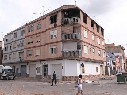 La vivienda afectada en Benifaió (Valencia), este martes.