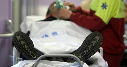 Un paciente del Hospital Universitario de Getafe, a donde han sido trasladados los heridos más graves.