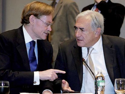 El presidente del Banco Mundial, Robert Zoellick, y el director gerente del FMI, Dominique Strauss-Kahn, en la última reunión del G-24.