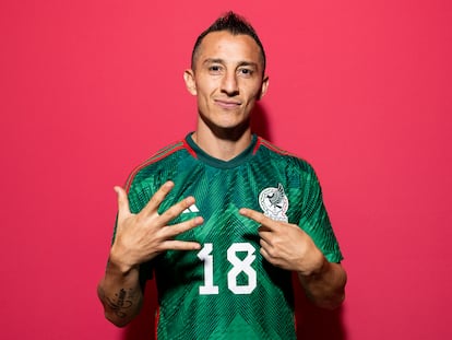 Andrés Guardado, capitán de México, durante una sesión de fotos previo al Mundial de Qatar.